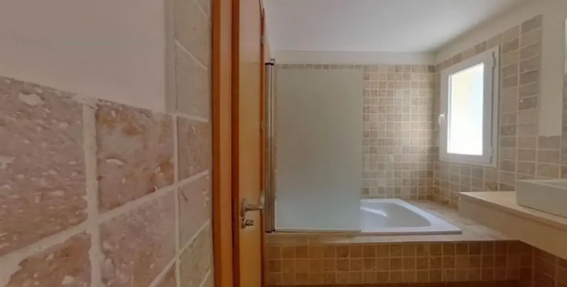 Sale of ground floor apartment in Benahavís 9