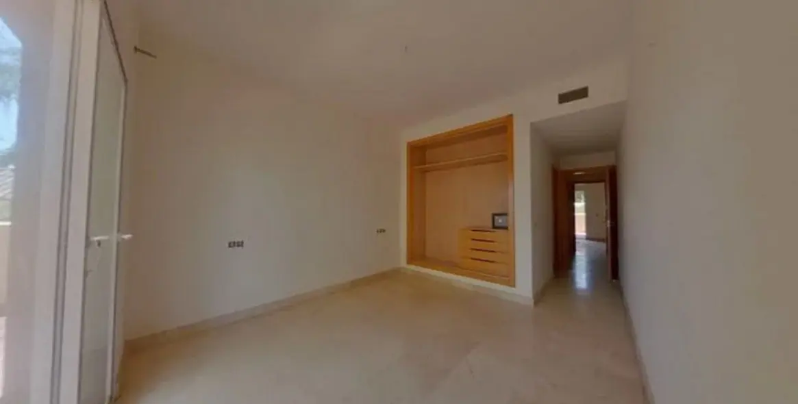 Sale of ground floor apartment in Benahavís 12