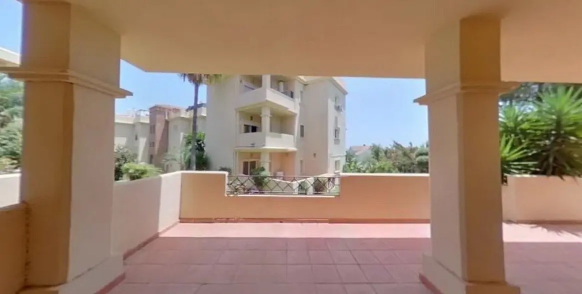 Sale of ground floor apartment in Benahavís 17