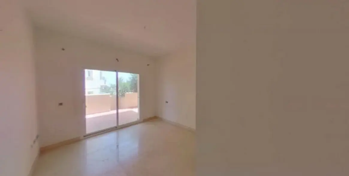Sale of ground floor apartment in Benahavís 20