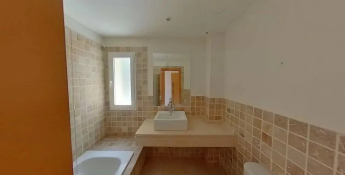 Sale of ground floor apartment in Benahavís 21