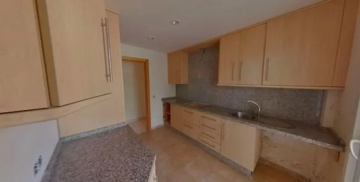 Sale of ground floor apartment in Benahavís 30