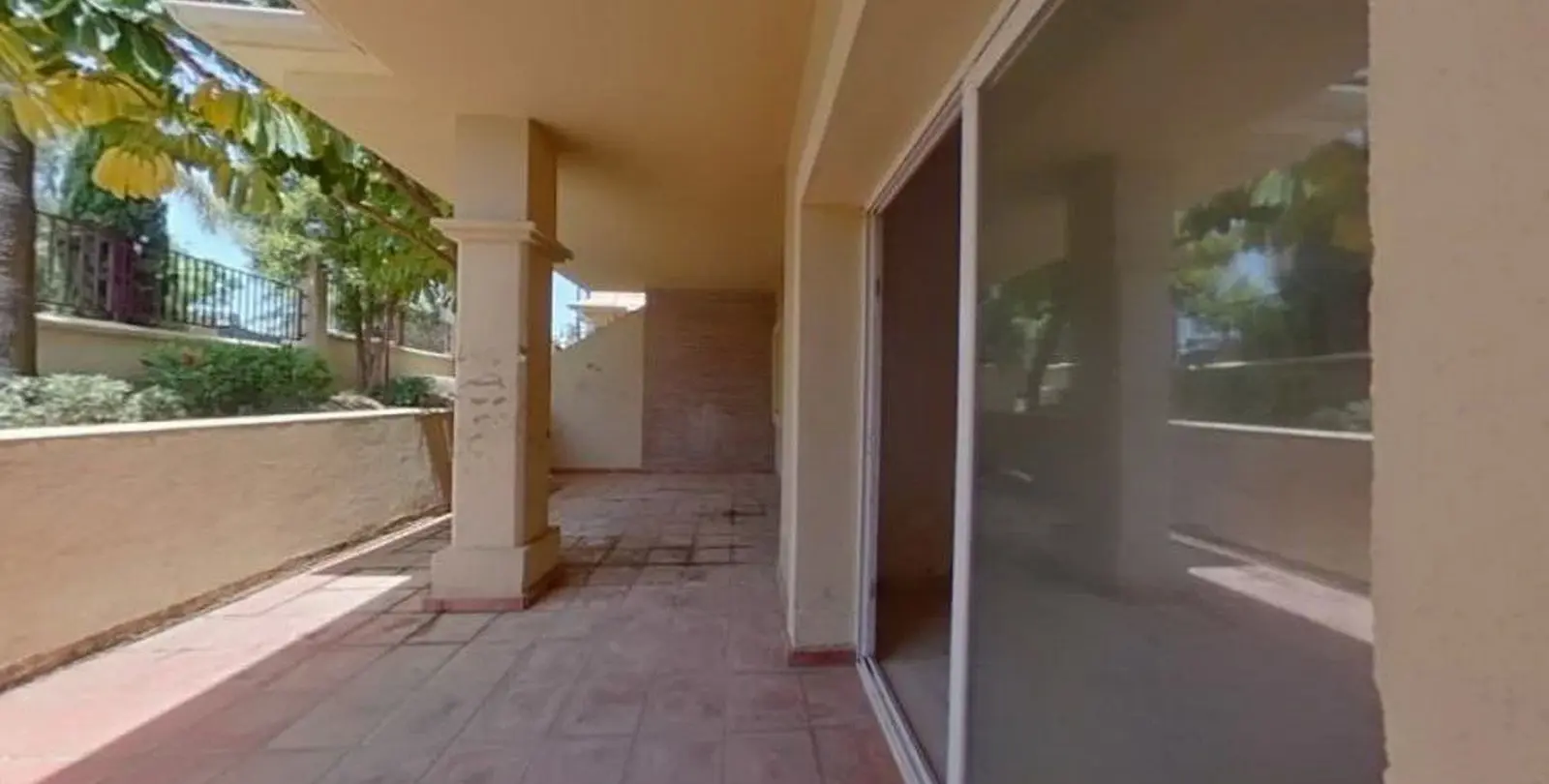 Sale of ground floor apartment in Benahavís 3