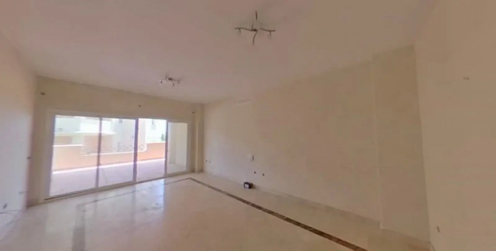 Sale of ground floor apartment in Benahavís 4