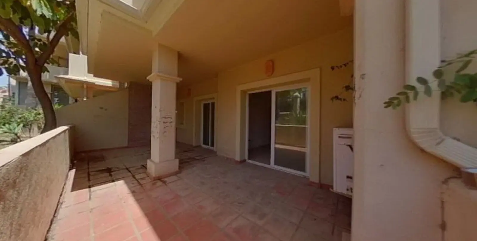Sale of ground floor apartment in Benahavís 16