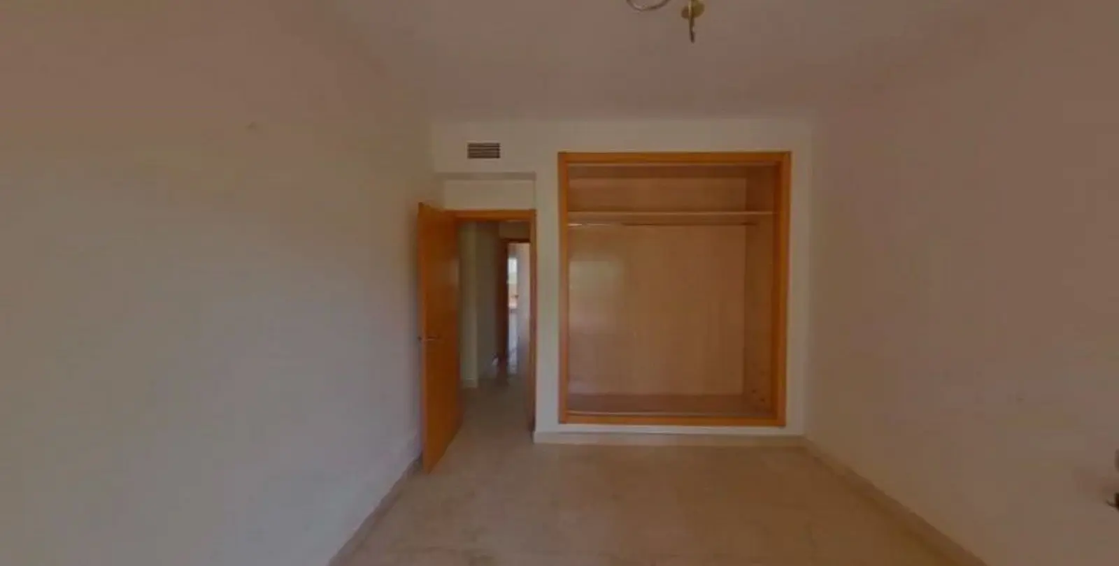 Sale of ground floor apartment in Benahavís 18