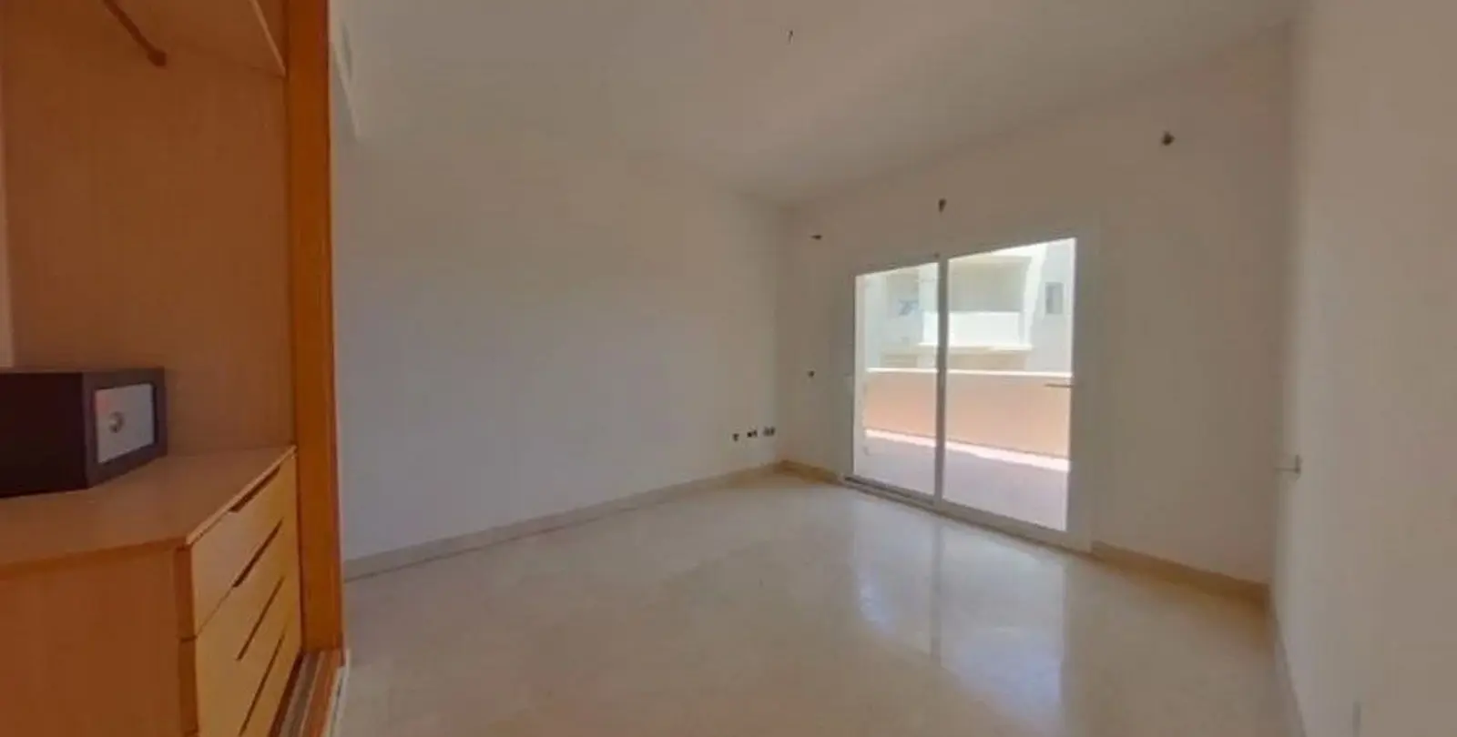 Sale of ground floor apartment in Benahavís 23