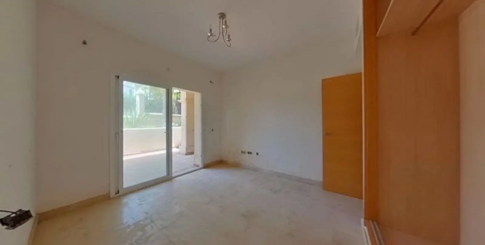 Sale of ground floor apartment in Benahavís 31