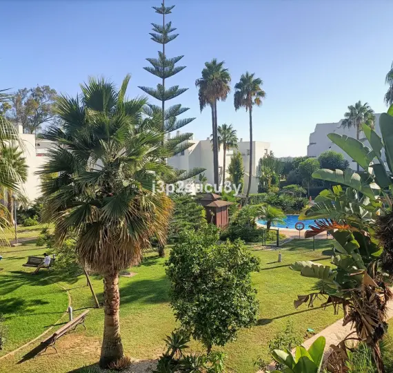 Продажа апартаментов на первом этаже в Guadalmina Baja