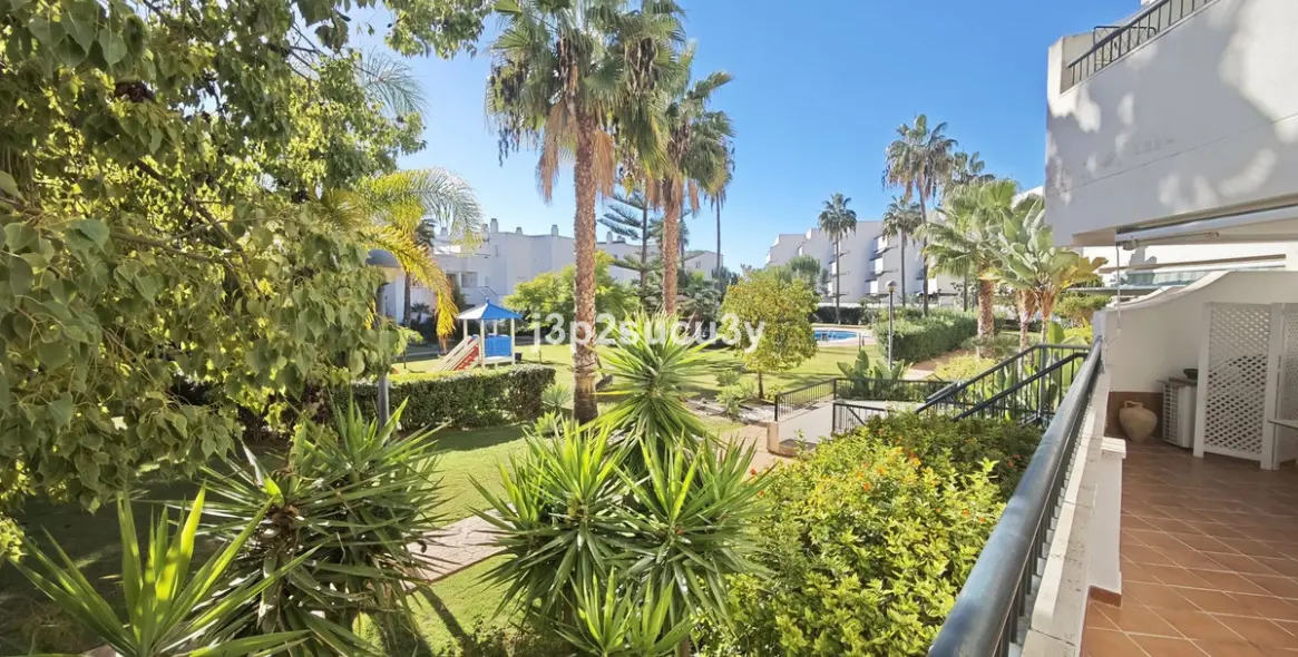 Продажа апартаментов на первом этаже в Guadalmina Baja 3