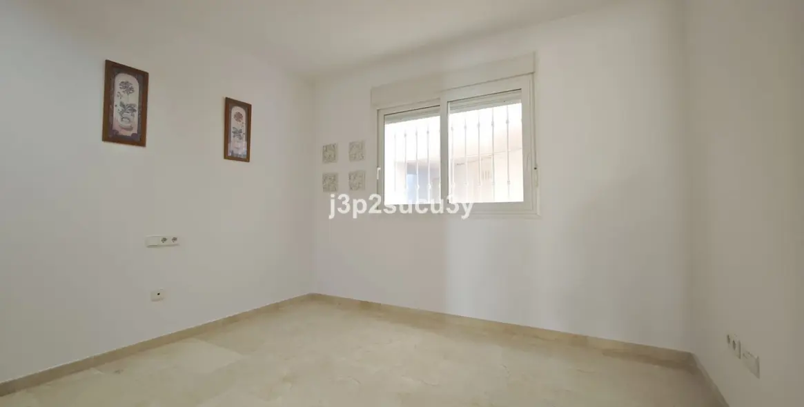 Продажа апартаментов на первом этаже в Guadalmina Baja 20