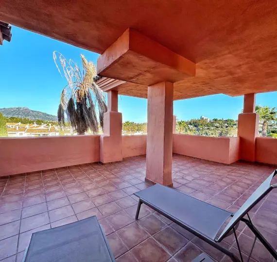 Sale of penthouse duplex in El Paraiso