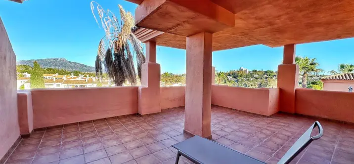 Sale of penthouse duplex in El Paraiso 0