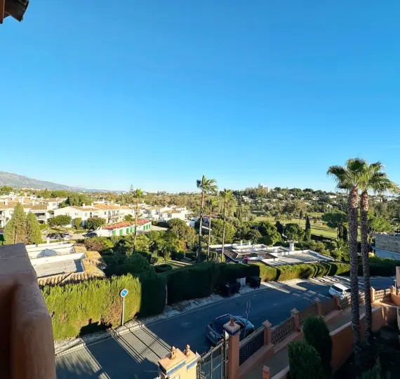 Sale of penthouse duplex in El Paraiso