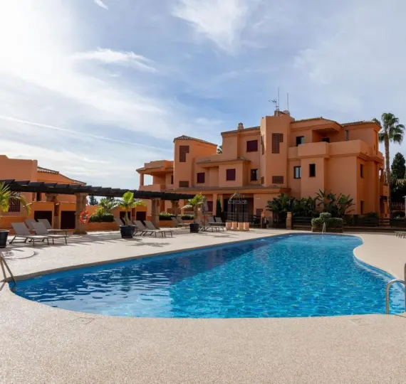 Sale of penthouse duplex in El Paraiso