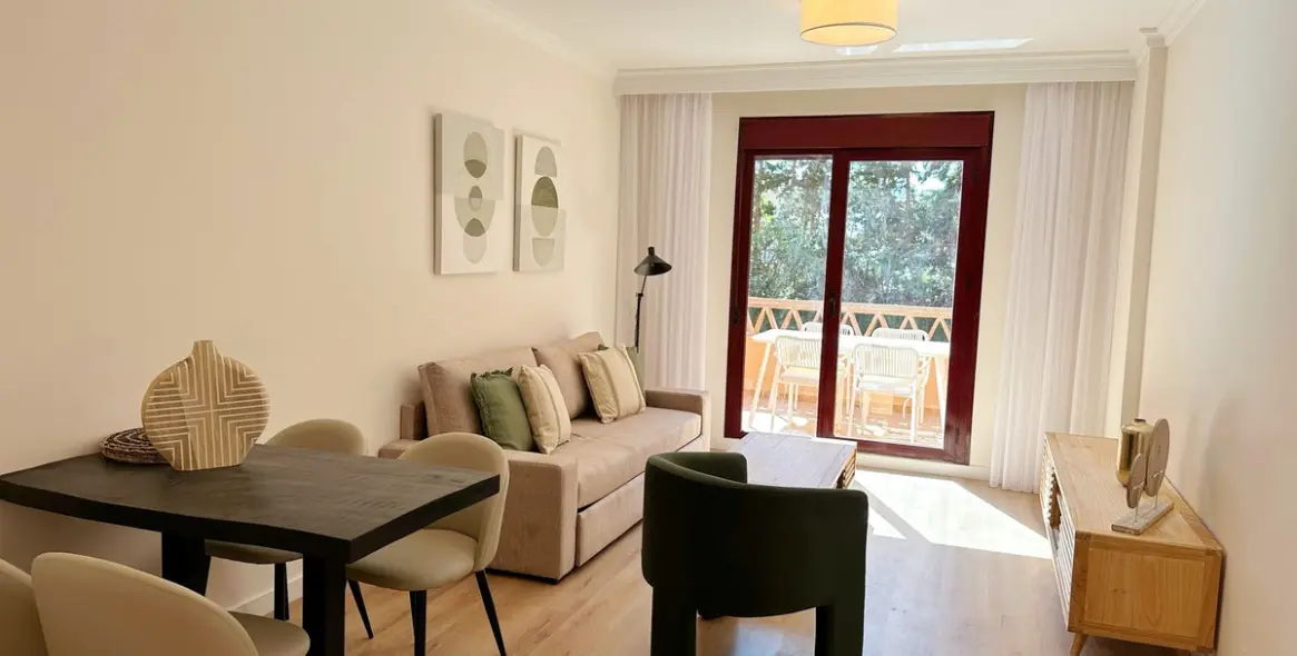 Sale of penthouse duplex in El Paraiso 6