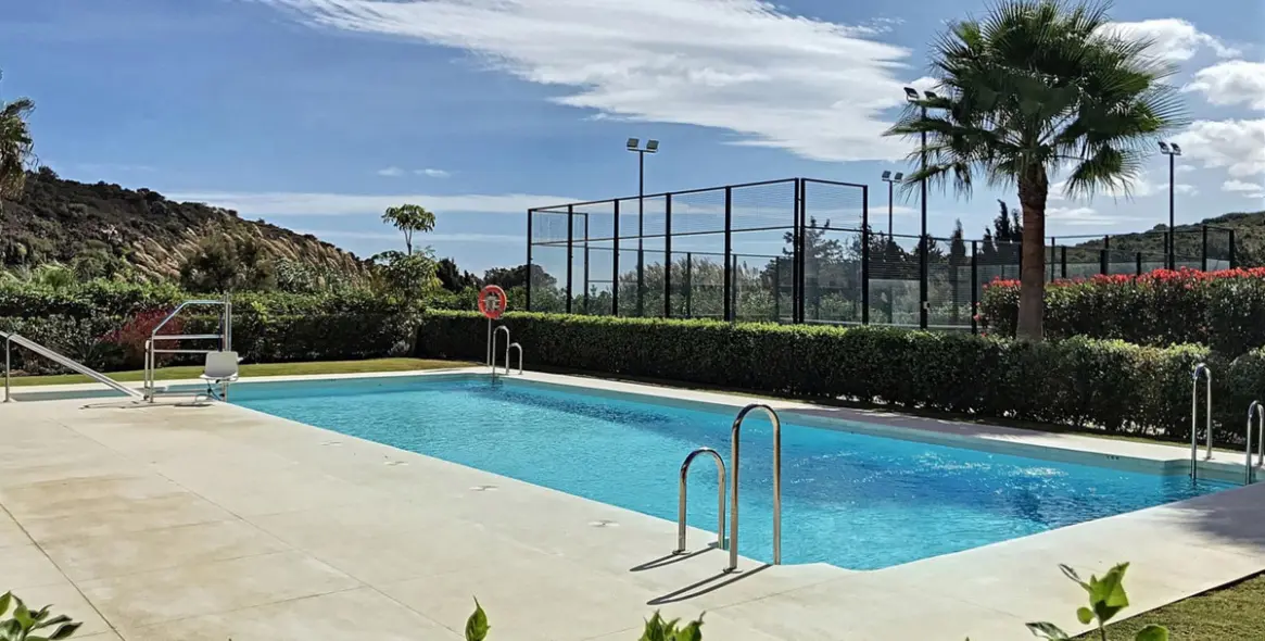 Sale of ground floor apartment in Casares 1