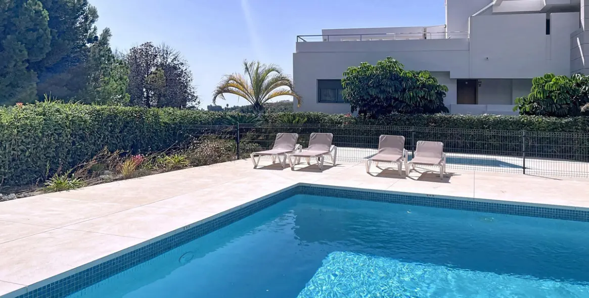 Sale of ground floor apartment in Casares 2