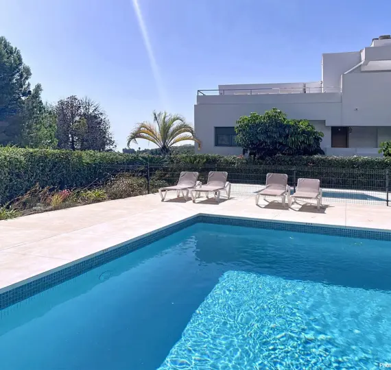 Продажа апартаментов на первом этаже в Casares