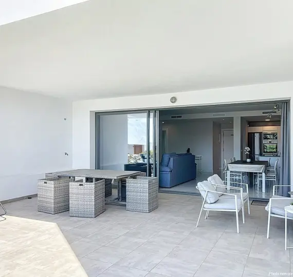 Продажа апартаментов на первом этаже в Casares