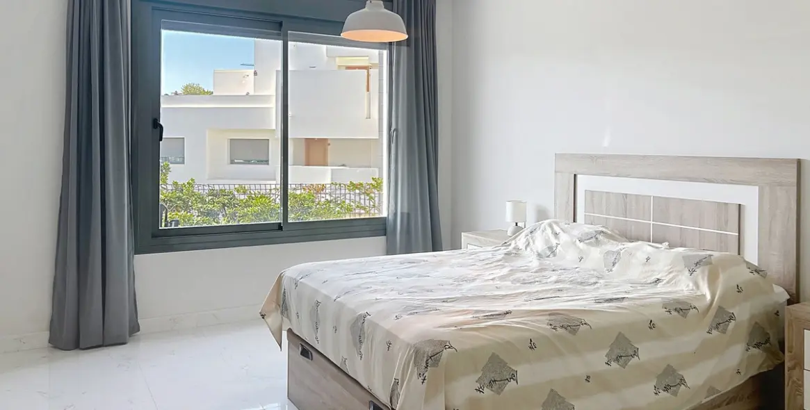 Sale of ground floor apartment in Casares 19