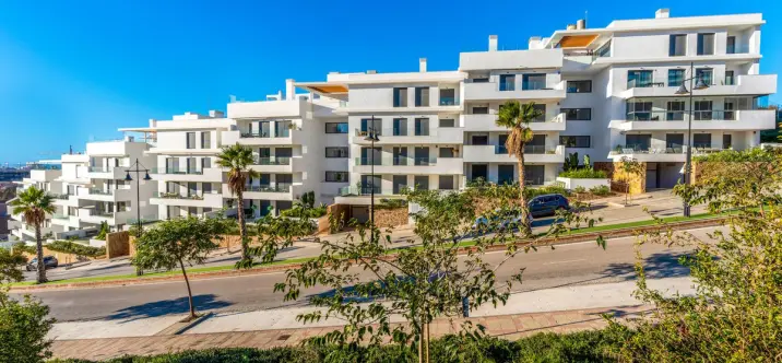 Sale of middle floor apartment in Higueron 0