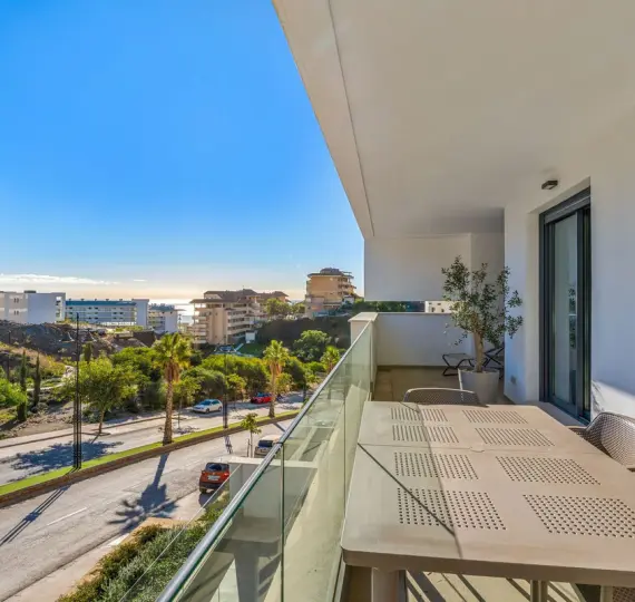 Sale of middle floor apartment in Higueron