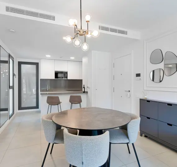 Sale of middle floor apartment in Higueron