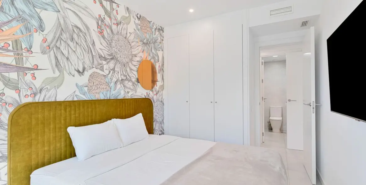 Sale of middle floor apartment in Higueron 7