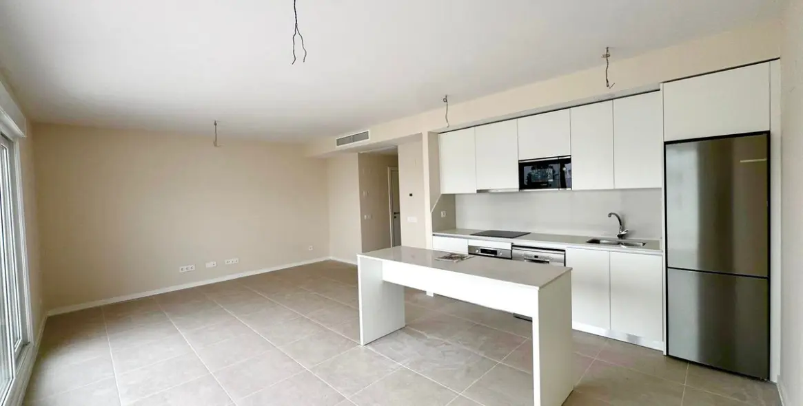 Sale of middle floor apartment in Bel Air 3