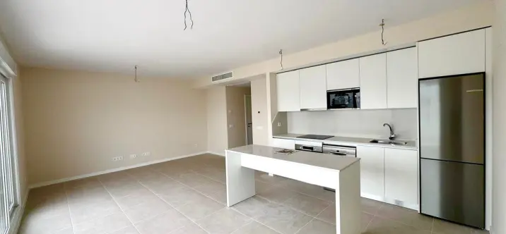 Sale of middle floor apartment in Bel Air 2