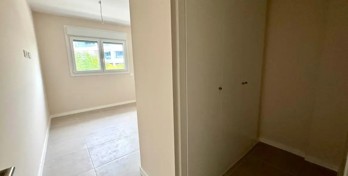 Sale of middle floor apartment in Bel Air 10