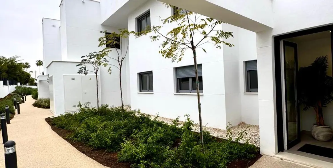 Sale of middle floor apartment in Bel Air 15