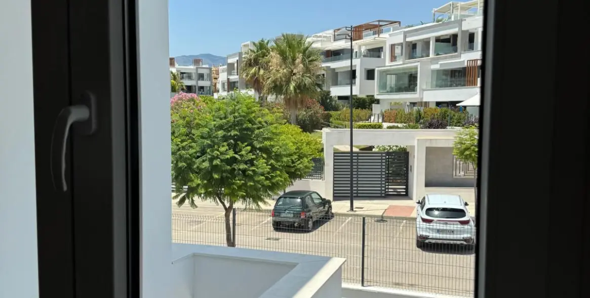 Sale of middle floor apartment in Bel Air 16