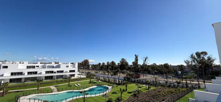 Sale of penthouse in Estepona 0