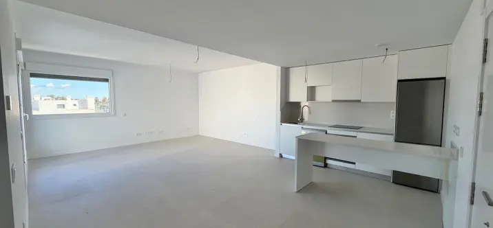 Sale of penthouse in Estepona 2