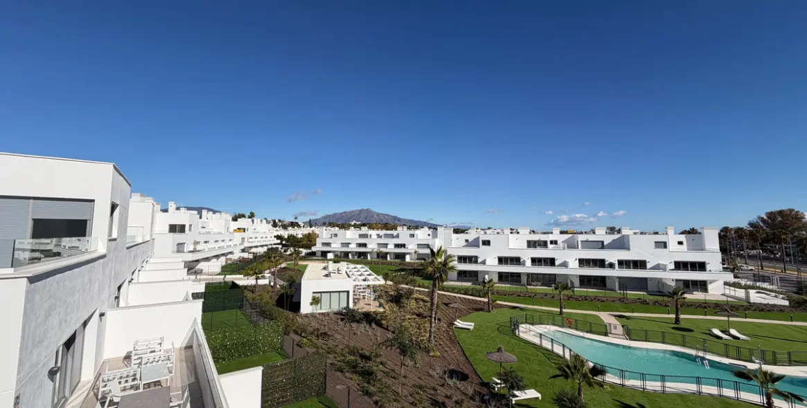 Sale of penthouse in Estepona 5