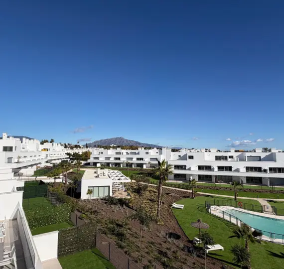 Sale of penthouse in Estepona