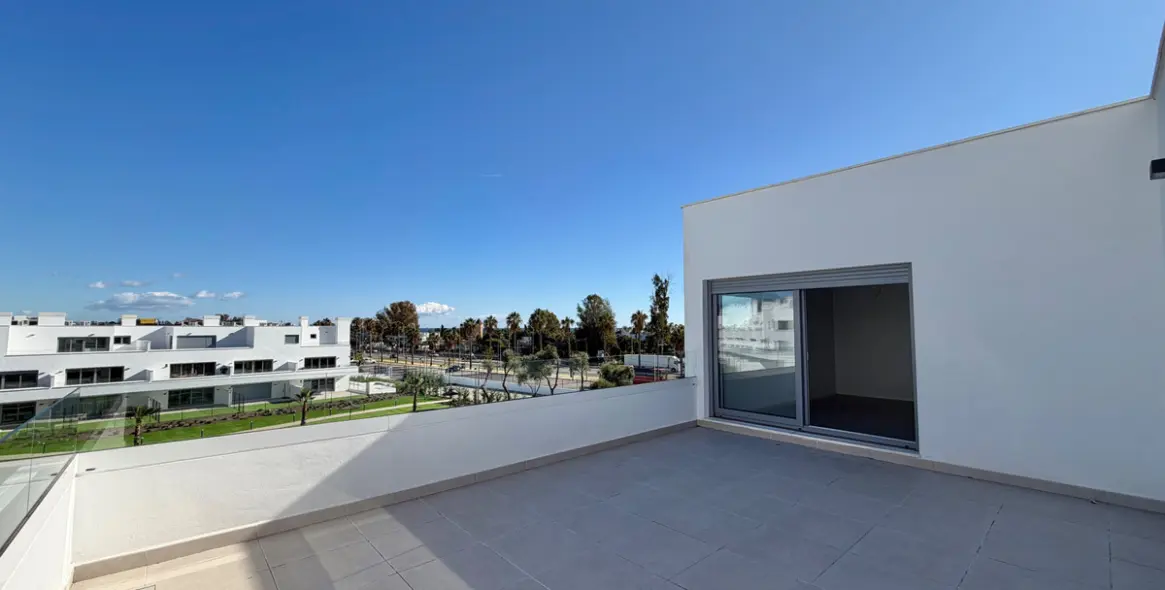 Sale of penthouse in Estepona 7