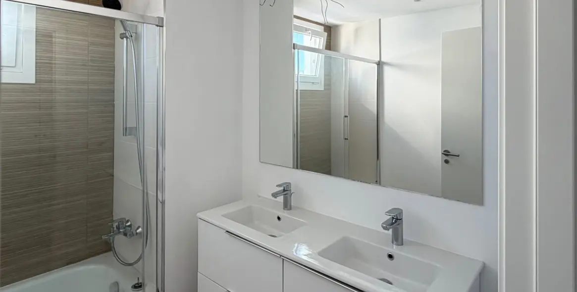 Sale of penthouse in Estepona 10