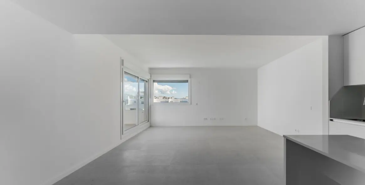 Sale of penthouse in Estepona 18