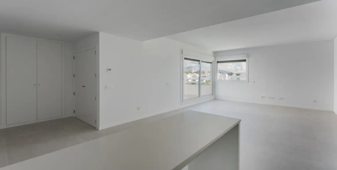 Sale of penthouse in Estepona 23