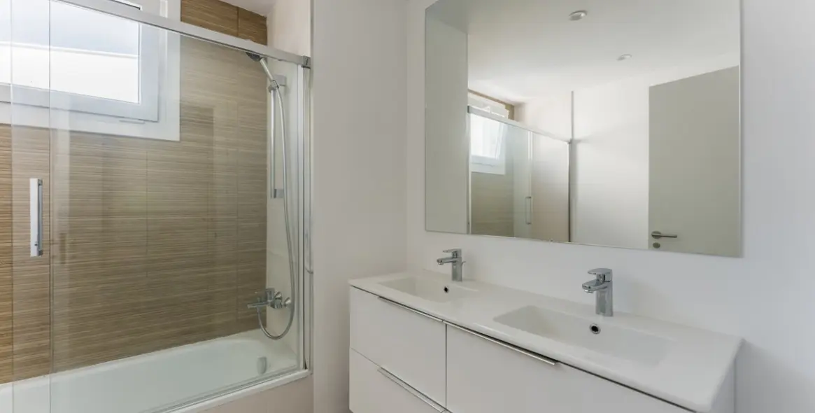 Sale of penthouse in Estepona 24