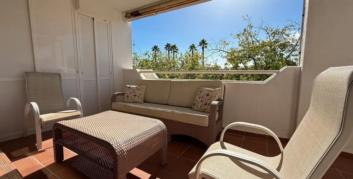 Продажа апартаментов на среднем этаже в San Pedro de Alcántara 2