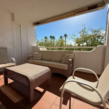 Sale of middle floor apartment in San Pedro de Alcántara