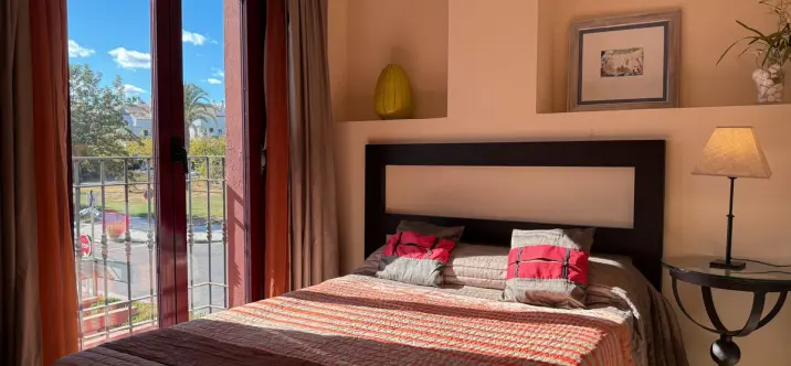 Sale of middle floor apartment in San Pedro de Alcántara 2