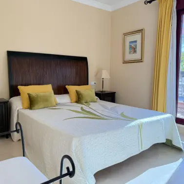 Sale of middle floor apartment in San Pedro de Alcántara