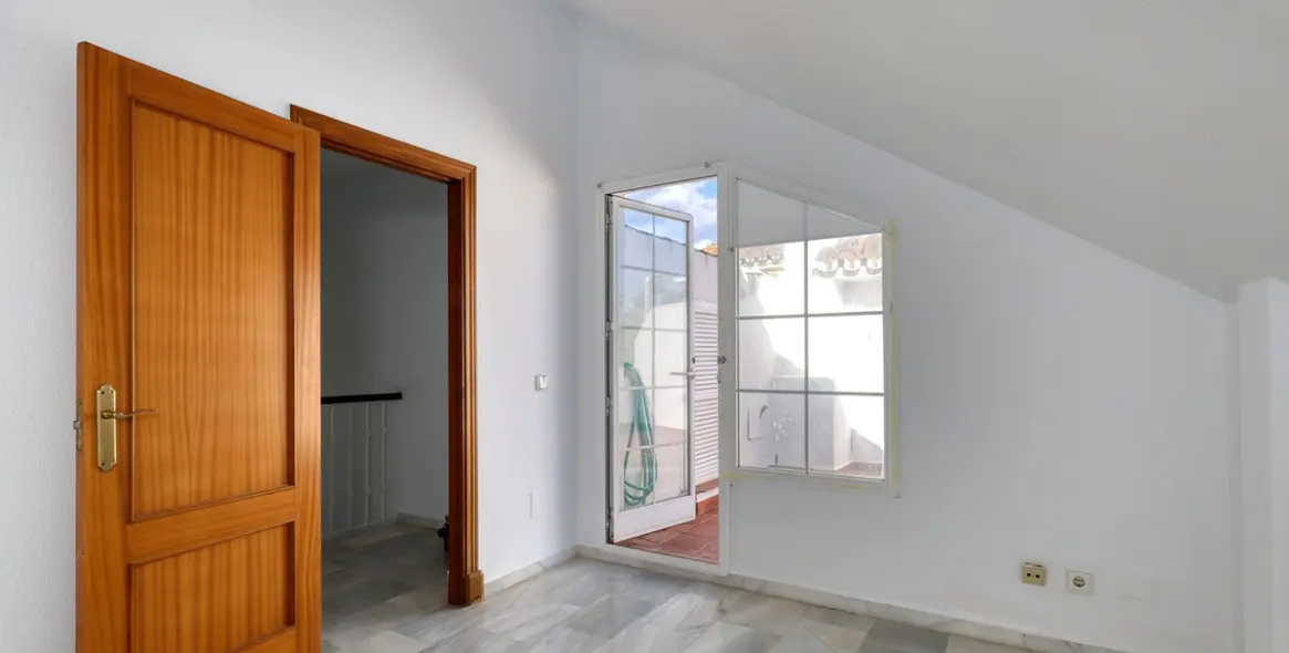 Продажа таунхауса в Elviria 7