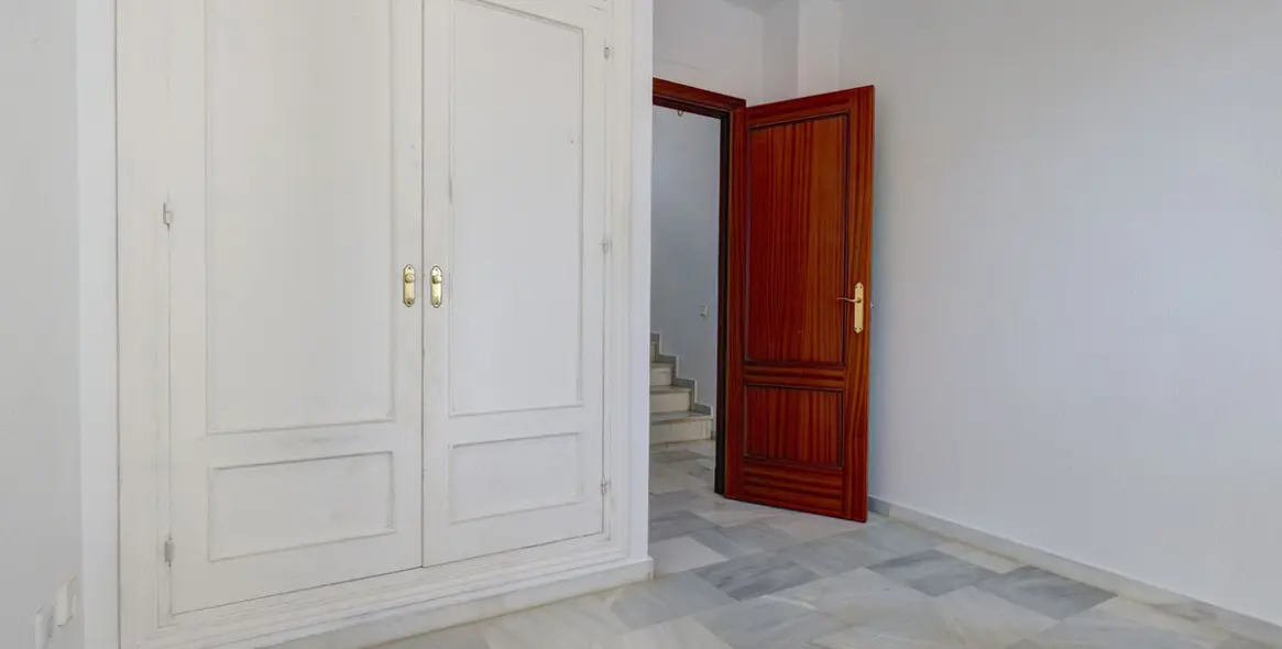 Продажа таунхауса в Elviria 14