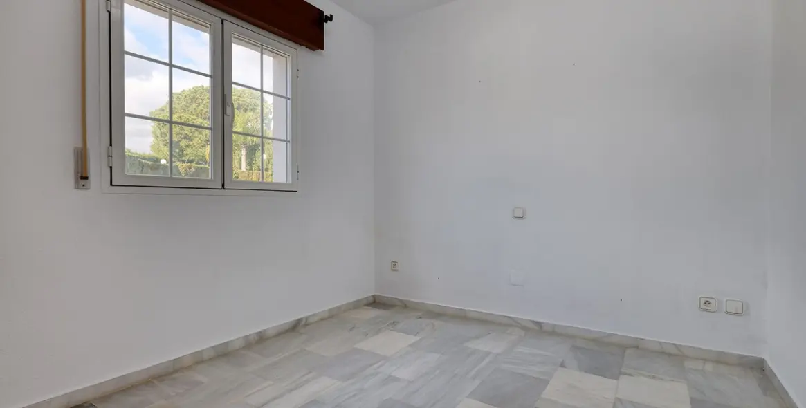 Продажа таунхауса в Elviria 16